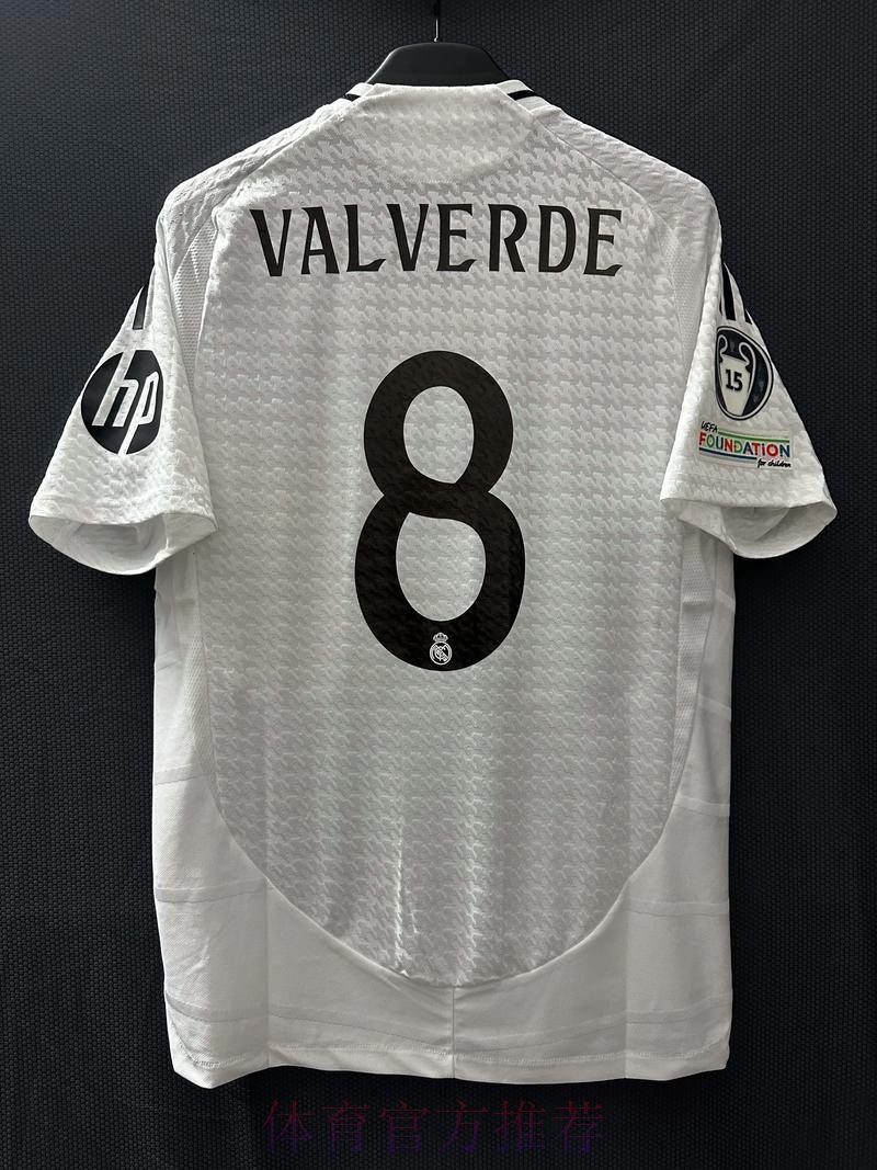 巴尔韦德:很乐意接过8号 克罗斯想要我穿这个号码 巴尔韦德:很乐意接过8号 克罗斯想要我穿这个号码